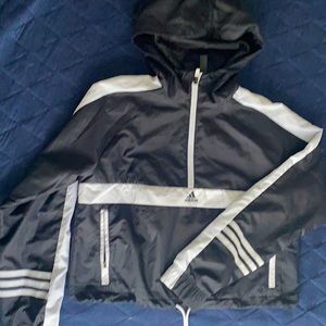 Windbreaker pullover